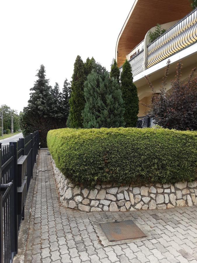 Jozefin Apartman Хевиз Экстерьер фото